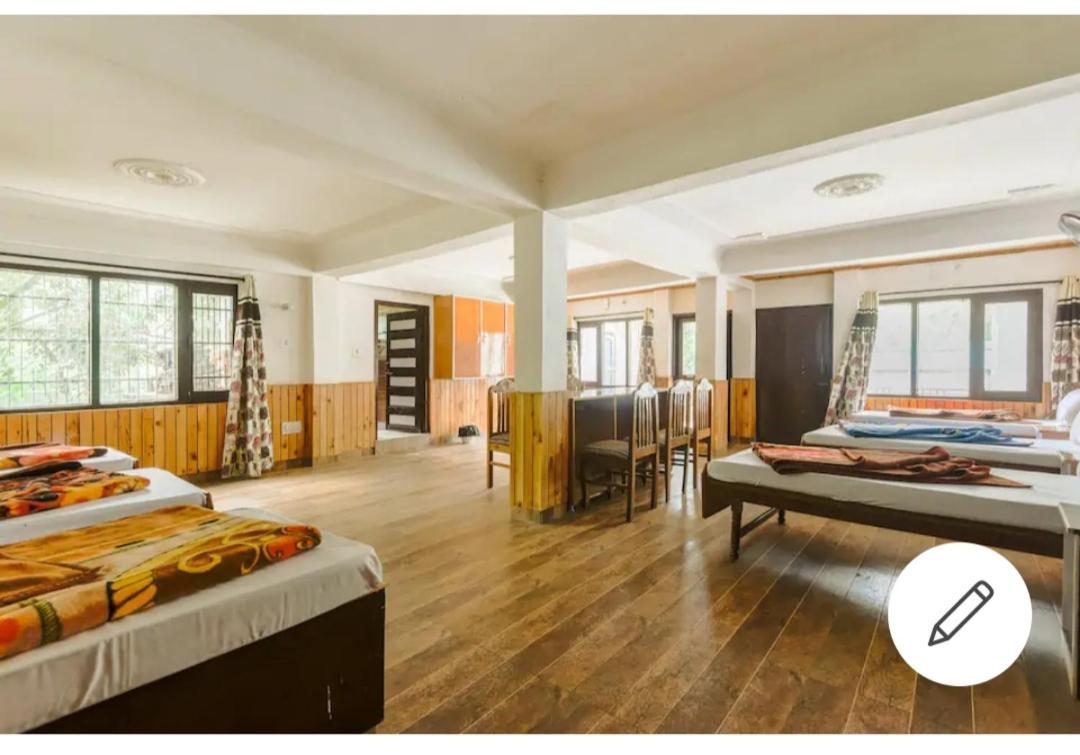 Tirthan Crest Homestay Banjār Exteriér fotografie