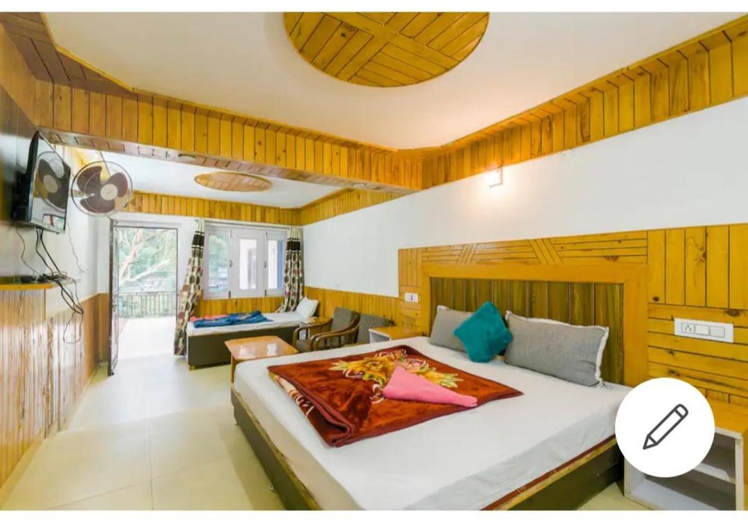 Tirthan Crest Homestay Banjār Exteriér fotografie