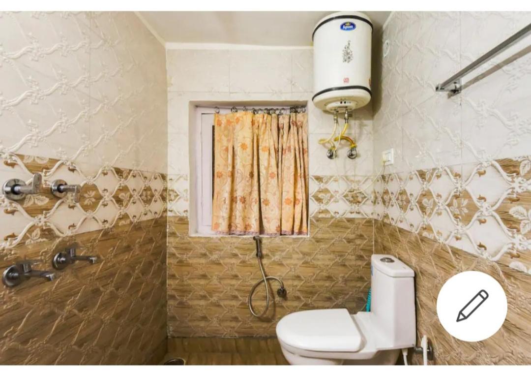Tirthan Crest Homestay Banjār Exteriér fotografie