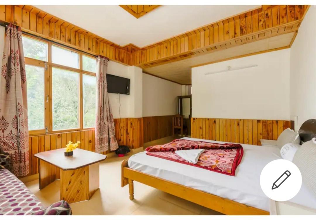 Tirthan Crest Homestay Banjār Exteriér fotografie
