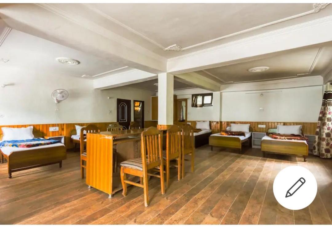 Tirthan Crest Homestay Banjār Exteriér fotografie